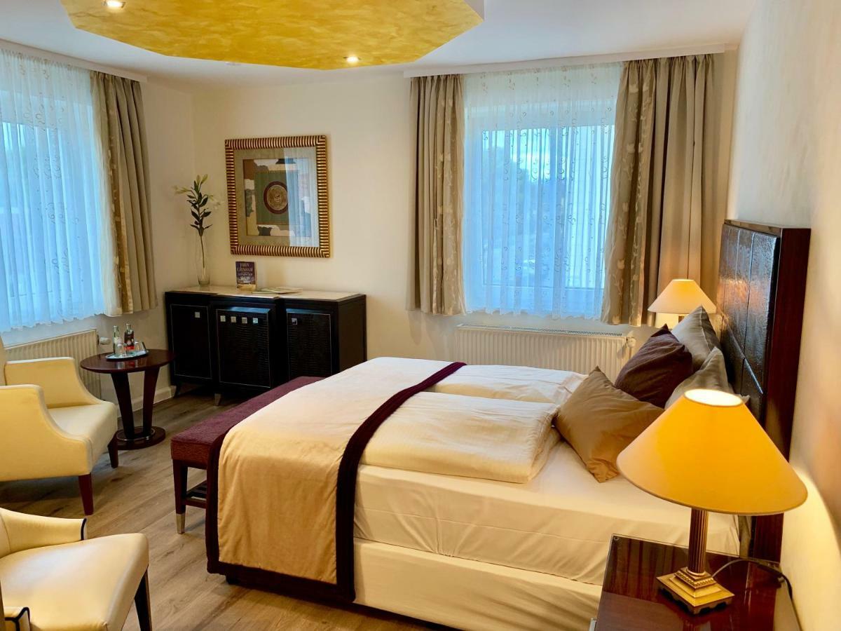 Boutique Hotel Goldene Henne Вольфсбург Екстер'єр фото
